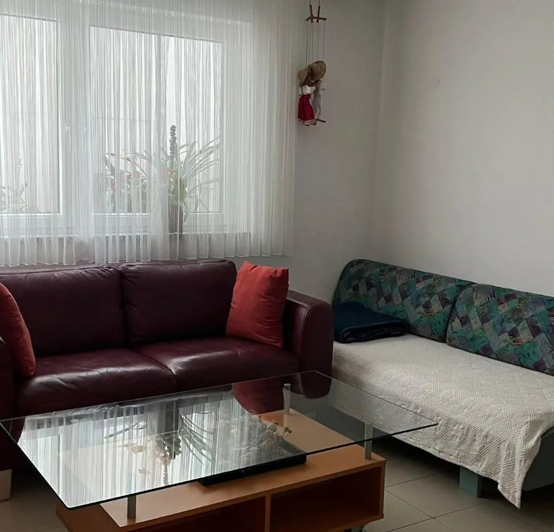 Zimmer Mit Eigenem Bad Und Kueche In Reihenhaus München
